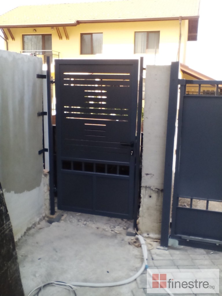Еталбонд  ,ком.метална ограда с еталбонд, конзолна врата и алуминиев парапет 8